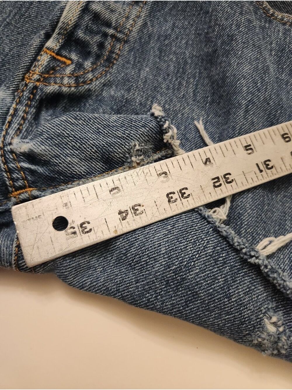 Levi's 501 High Rise Distressed Denim CutOff Shorts Size W31 Medium Wash Raw Hem - Picture 7 of 8